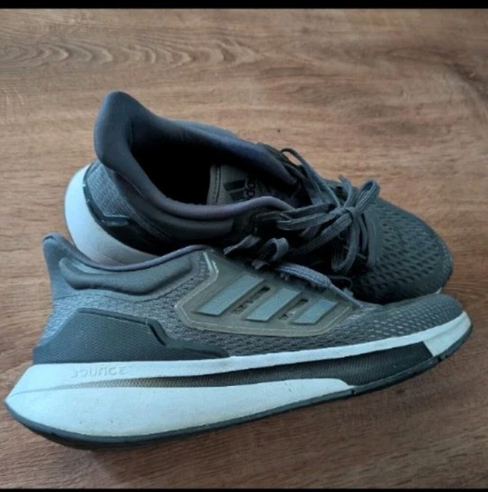 Adidas EQ21 RUN Women’s Sz 7.5 Primegreen